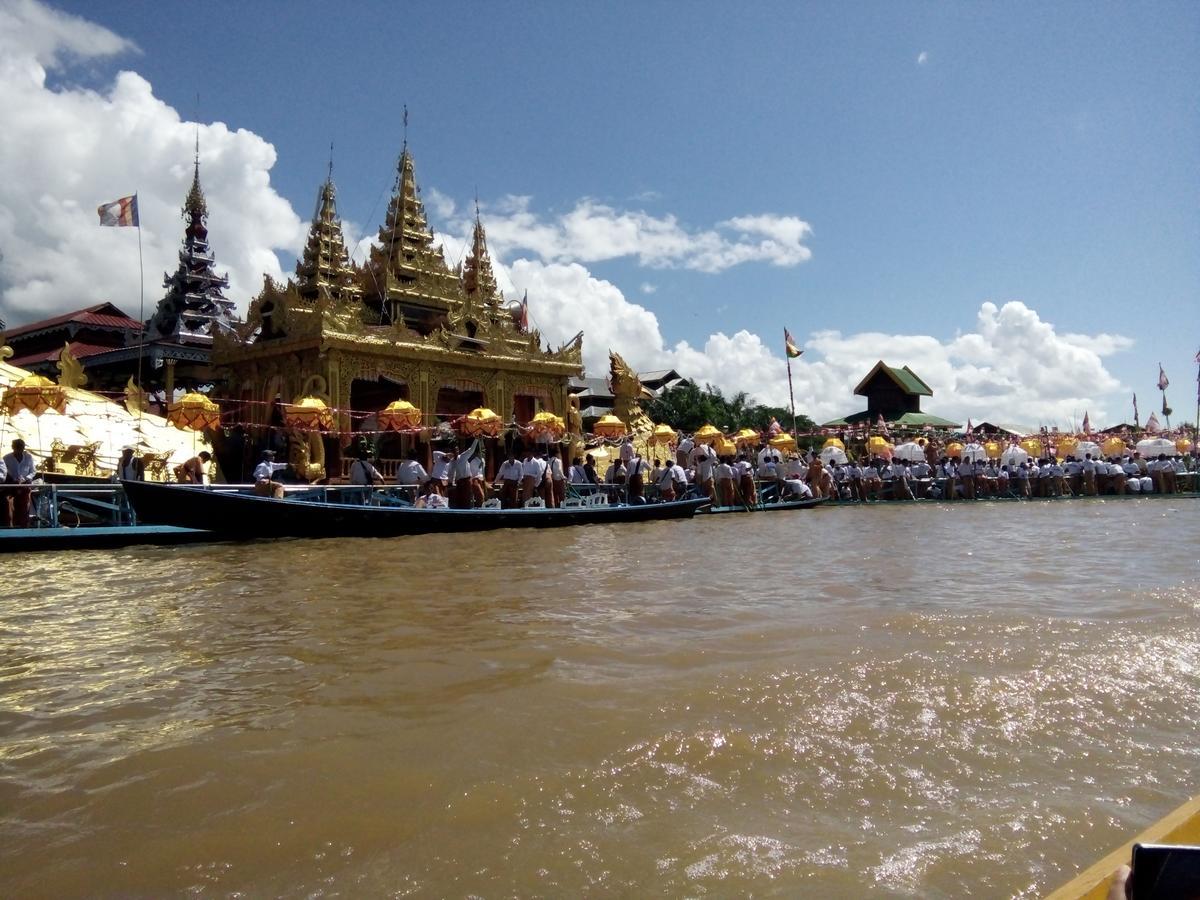 The Hotel Emperor-Inle Няунг Шве Екстериор снимка