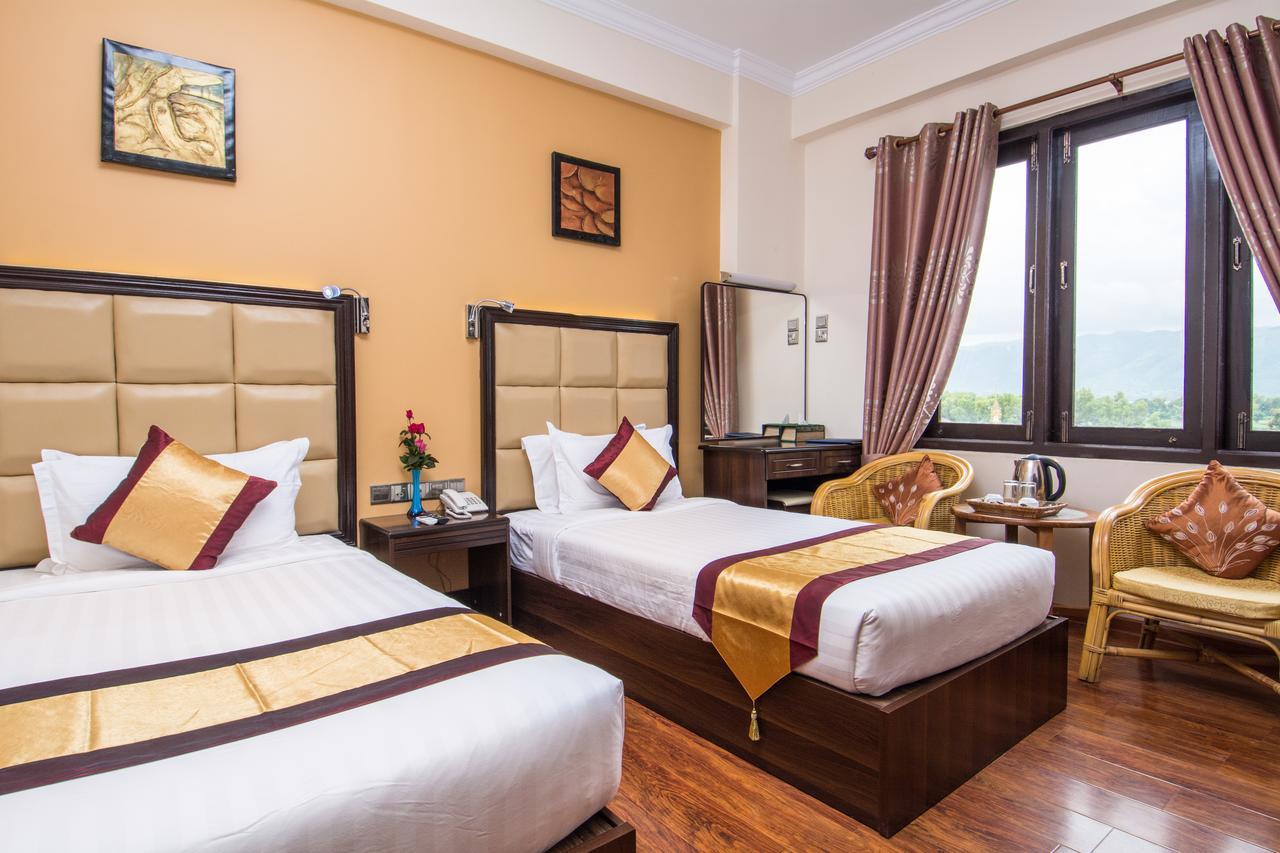 The Hotel Emperor-Inle Няунг Шве Екстериор снимка