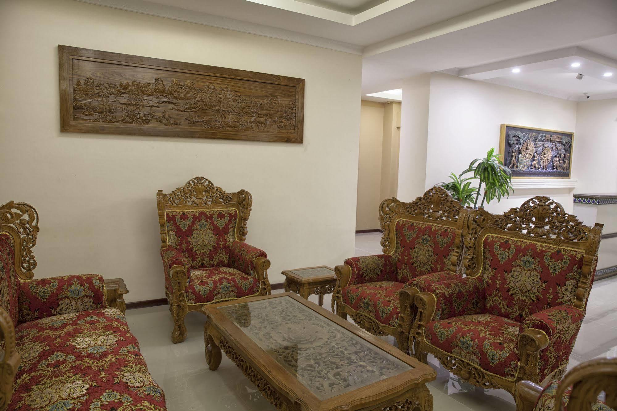 The Hotel Emperor-Inle Няунг Шве Екстериор снимка