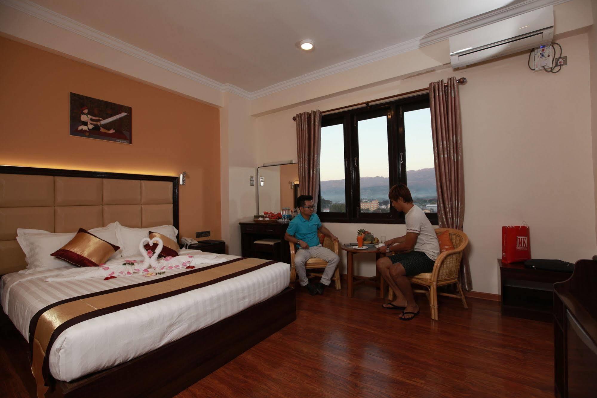 The Hotel Emperor-Inle Няунг Шве Екстериор снимка