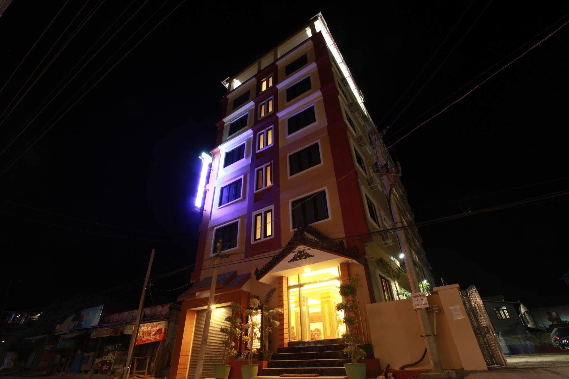 The Hotel Emperor-Inle Няунг Шве Екстериор снимка